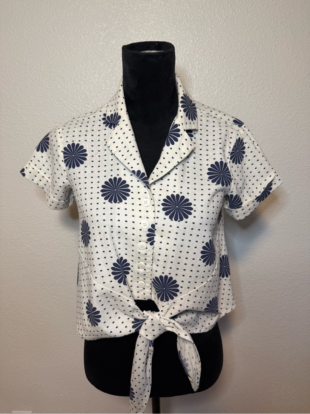ModCloth Retro Floral Tie Front Crop Top Blouse XS